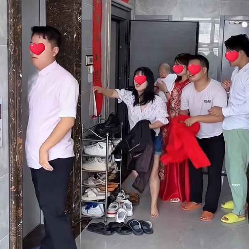 Phát hiện cô dâu có con riêng, chú rể hủy hôn ngay trong đám cưới-4