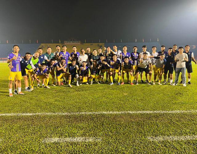 Đoàn Văn Hậu gặp biến căng đét, bị mắng cục súc, bố láo-2