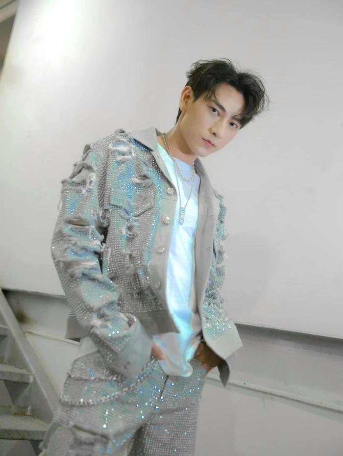 Isaac: Mối tình đầu 2 tuần và lý do không ai yêu suốt 12 năm-2