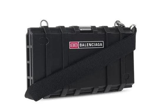 Khi những món đồ tầm thường như túi đựng rác thành đồ xa xỉ