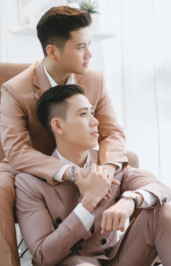 Cuộc sống hiện tại của đôi LGBT từng chia tay bạn gái để sống thật-10