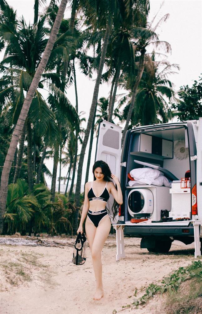 Ngọc Trinh mặc bikini có như không hở bạo nhất từ trước đến nay-10