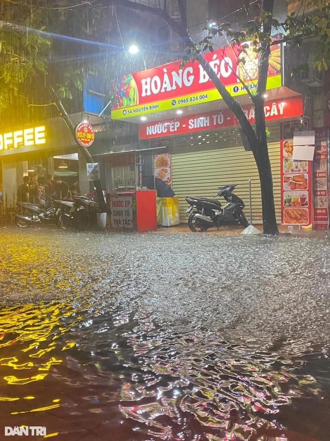 Bão Maon quật đổ cây xanh ở Quảng Ninh, Hải Phòng ngập nhiều tuyến phố-8