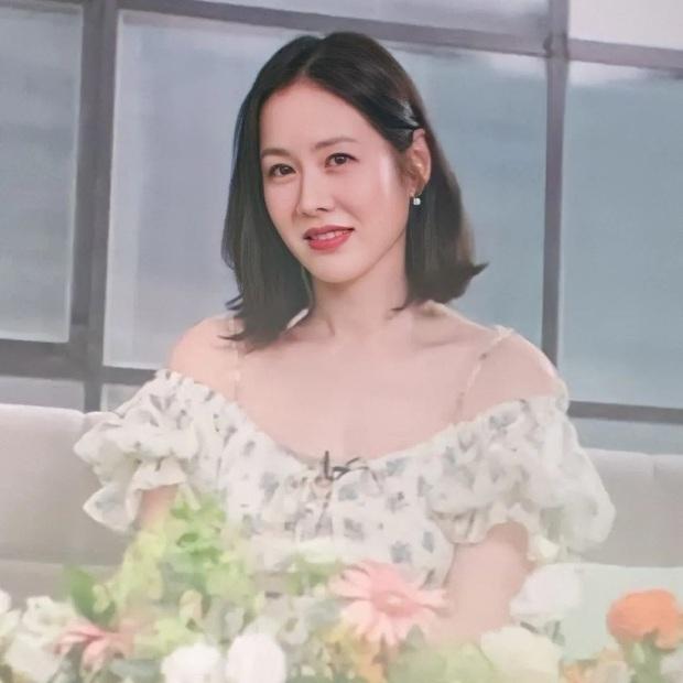 So sánh thời trang bầu của 2 chị đại Son Ye Jin và Jun Ji Hyun-2