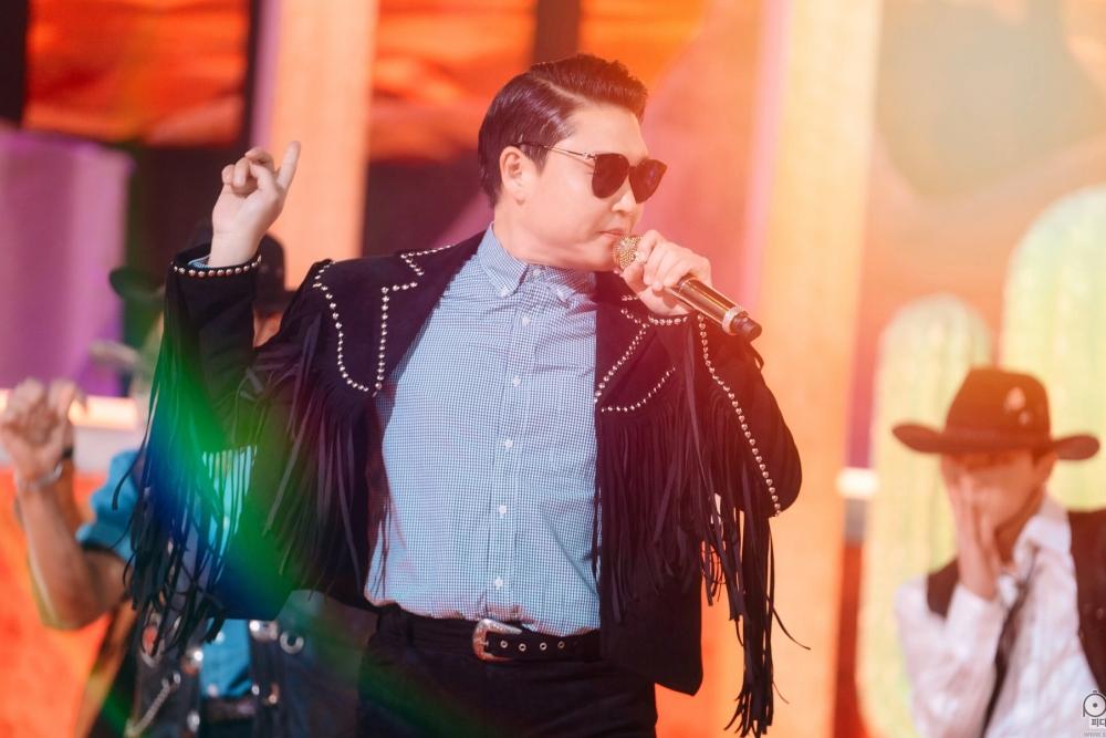 Nhân viên tử vong, công ty của PSY bị điều tra-1