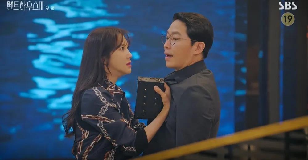 Lee Jong Suk - Yoona và những cặp vợ chồng được yêu thích trên phim Hàn-11