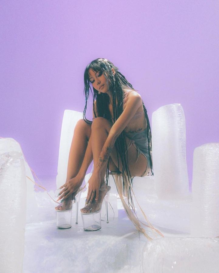 Rapper Suboi bánh bèo bất ngờ với guốc 25cm sau tin đồn thẩm mỹ-2