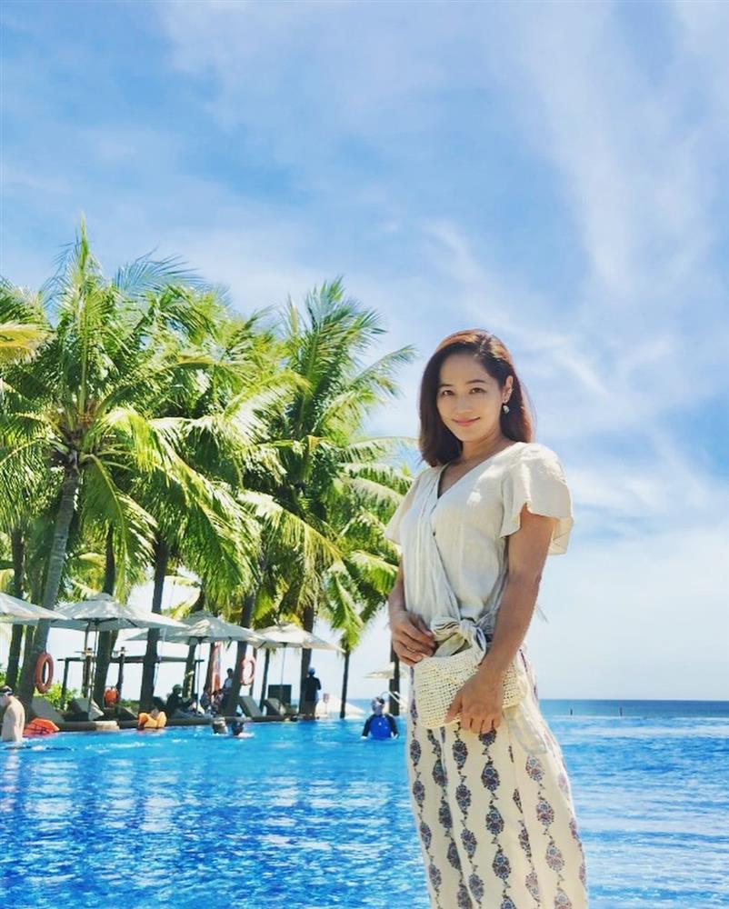 Chị đẹp Penthouse khoe dáng ở Hội An gây sốt-6