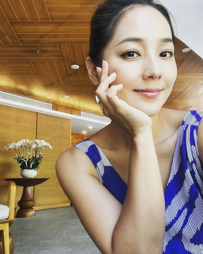 Chị đẹp Penthouse khoe dáng ở Hội An gây sốt-3