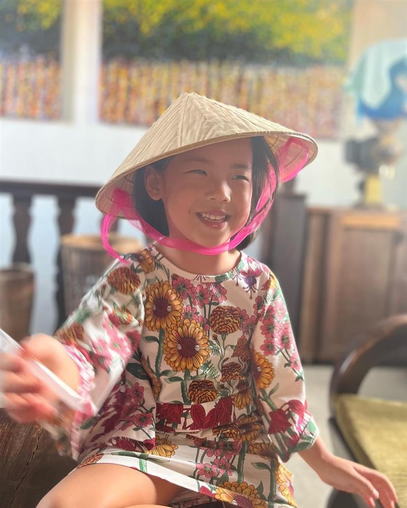 Chị đẹp Penthouse khoe dáng ở Hội An gây sốt-12