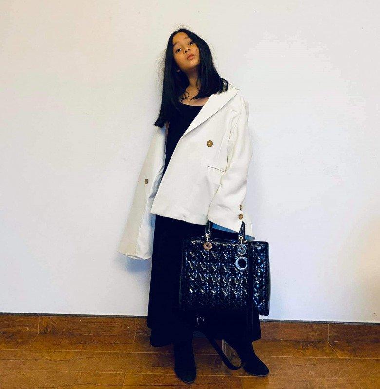 Xài trộm túi mẹ, ái nữ Mạc Văn Khoa điệu kém xa con trai Lệ Quyên-9