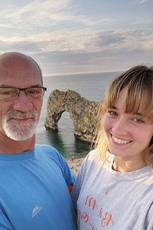 Bị gia đình phản đối, cô gái trẻ vẫn quyết cưới người đàn ông hơn 32 tuổi-5