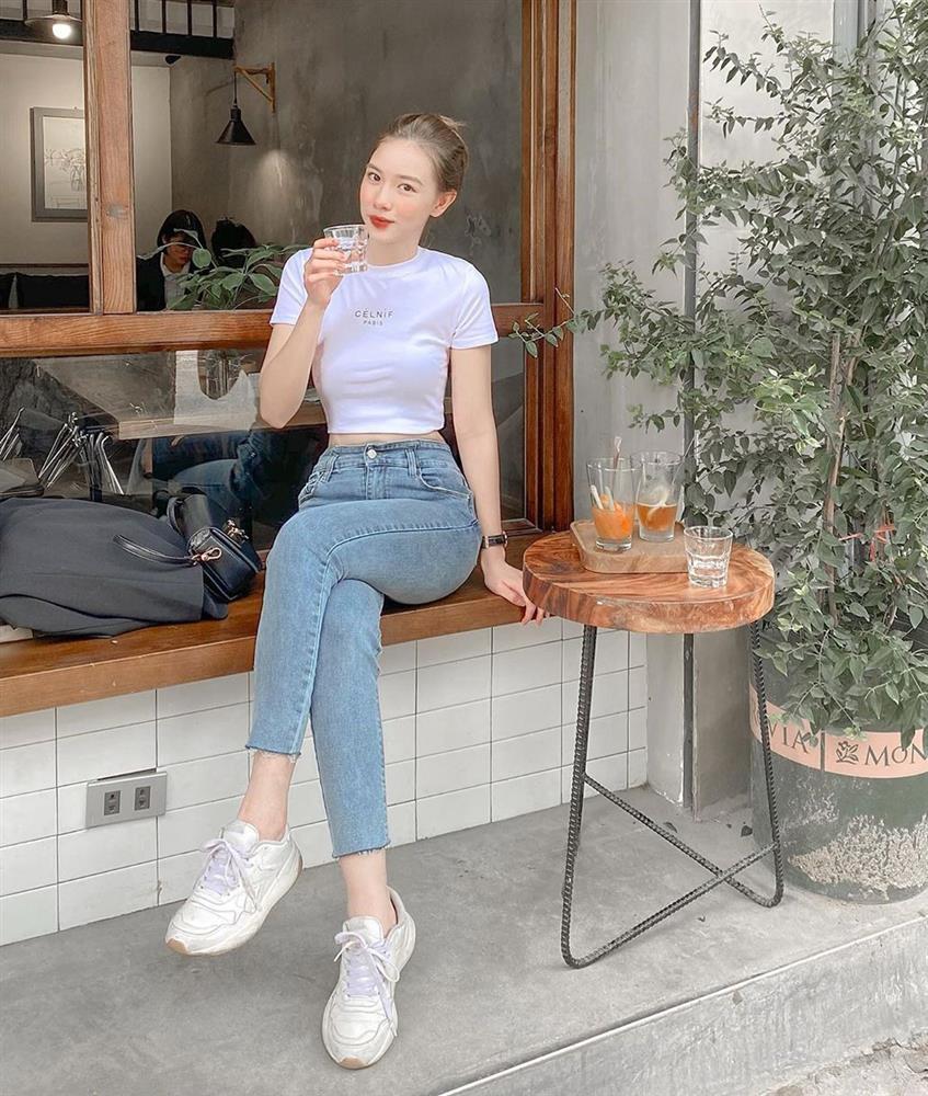 Bỏ túi cách mix đồ với áo thun ôm cực tôn dáng-1