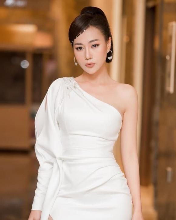 Học cách mặc những set đồ trắng thu hút ánh nhìn như Phương Oanh-6