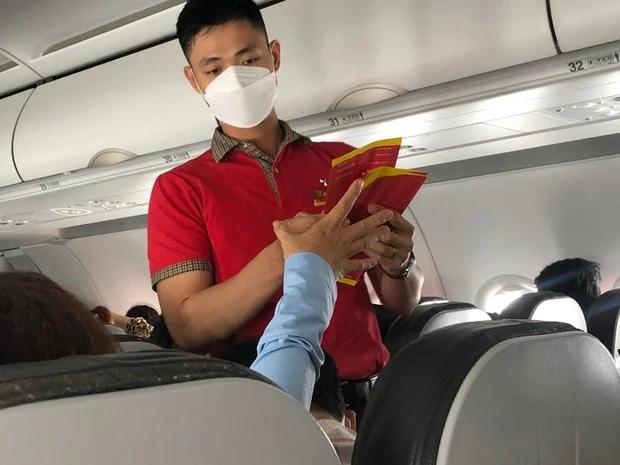 Máy bay bay 5 vòng không thể hạ cánh xuống TP.HCM, phải quay đầu ra Cam Ranh-2