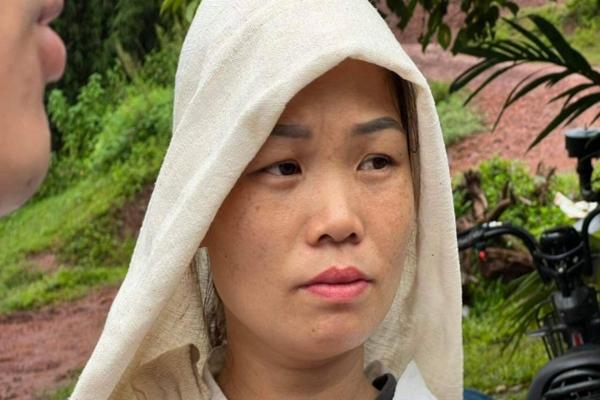 Hàng trăm người truy tìm gã con rể chém cả gia đình vợ-4