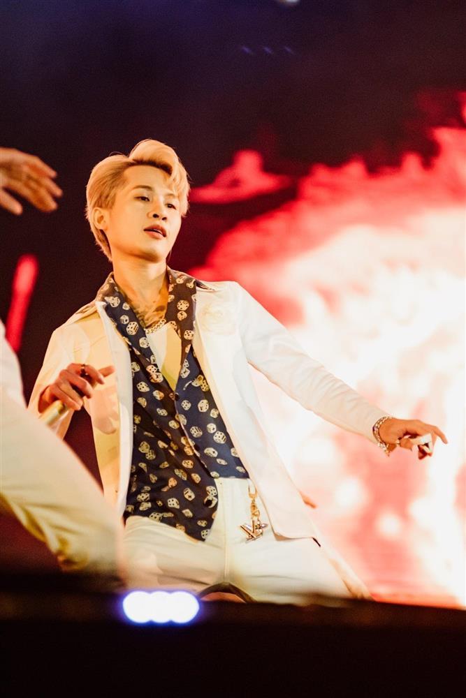 Thực hư Jack âm thầm đi hát hội chợ sau ồn ào tình ái?-9