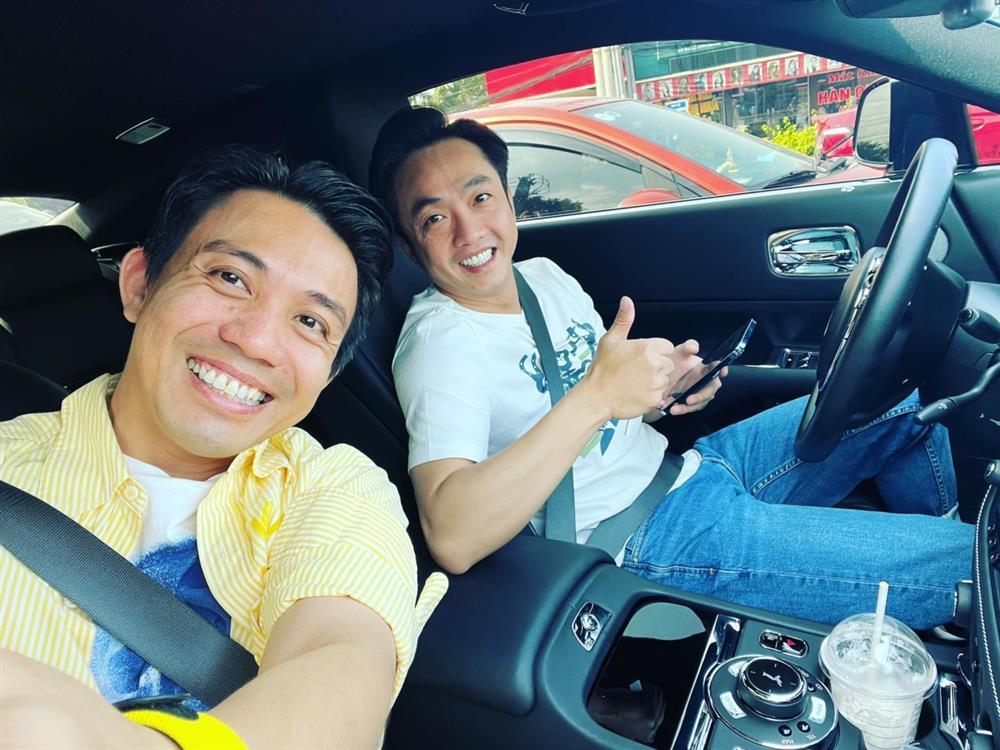 Minh Nhựa mặc quần xà lỏn như đồ ngủ đi họp, đại gia đây ư?-5