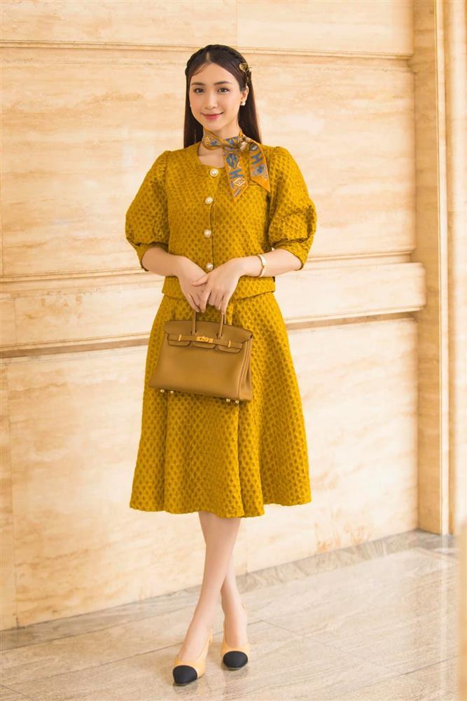 Hòa Minzy thích mix túi trăm triệu đồng với váy áo giá mềm-8