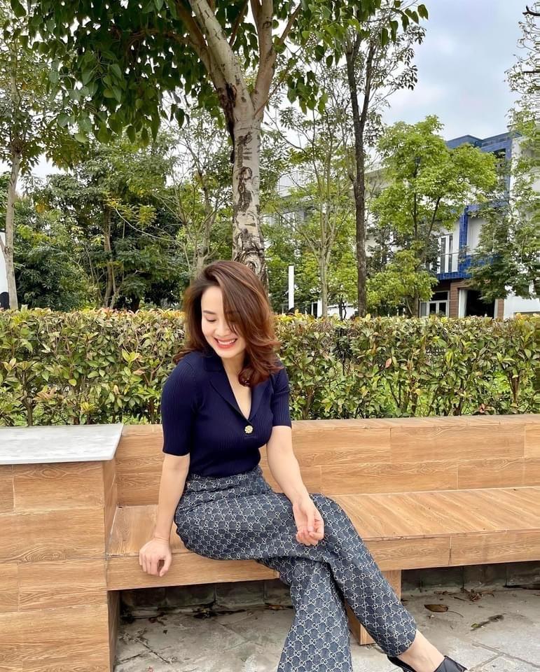 Học Phương Oanh, Quỳnh Kool mix đồ với áo ôm bó sát-12