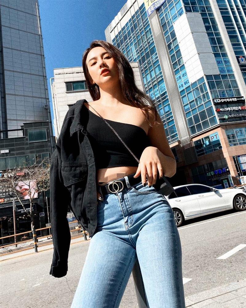 Học Phương Oanh, Quỳnh Kool mix đồ với áo ôm bó sát-5