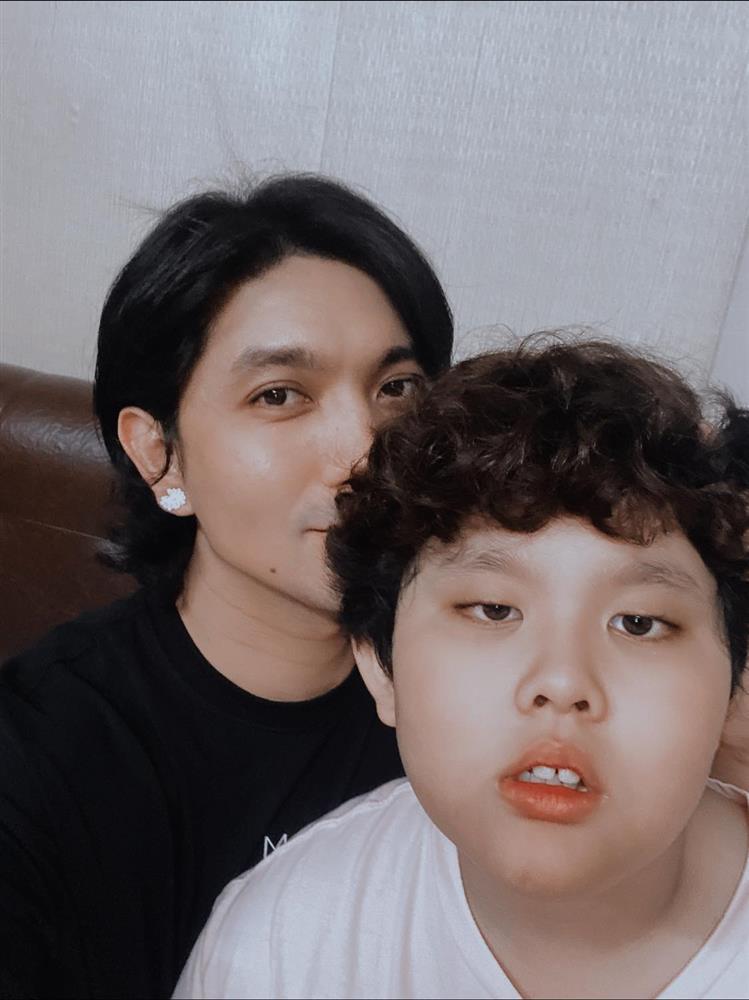 Tin showbiz Việt ngày 27/8: Vua cá Koi rạng ngời bên vợ trẻ-8