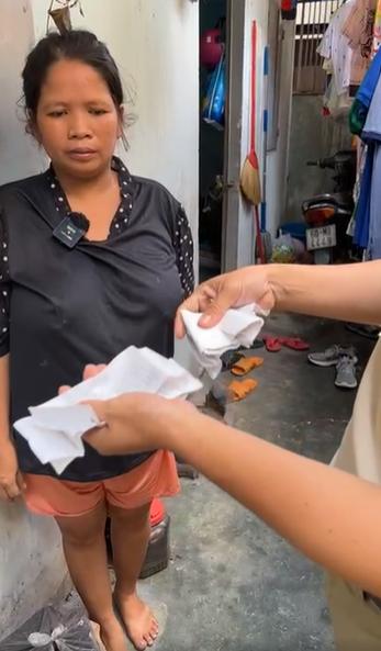 Cặp vợ chồng có 12 đứa con ở TP HCM bị lừa toàn bộ tiền ủng hộ-4