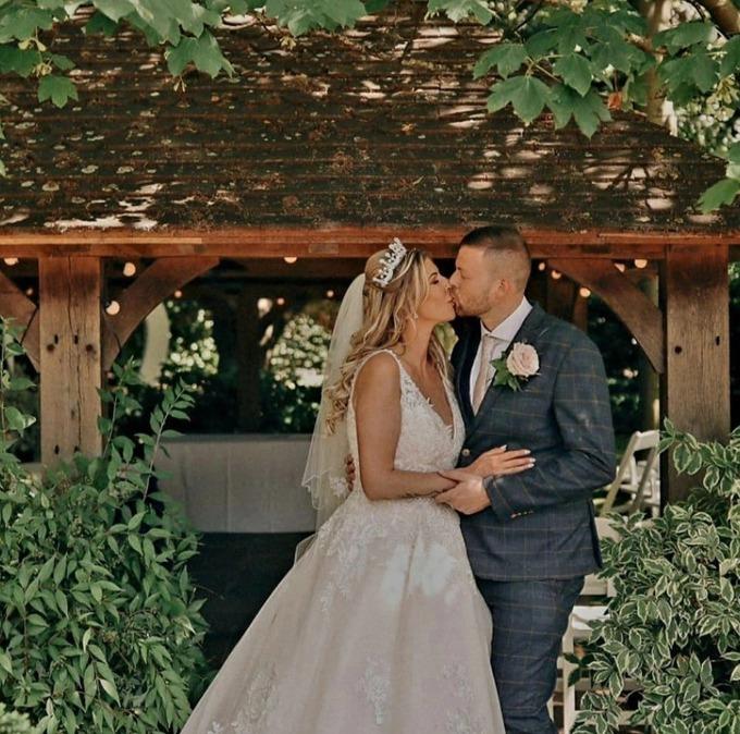 Hoãn đám cưới vì môi sưng vù do tiêm filler-3