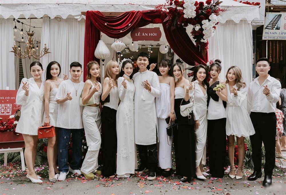 Nữ chính Người Ấy Là Ai làm đám hỏi cùng đạo diễn nổi tiếng-3