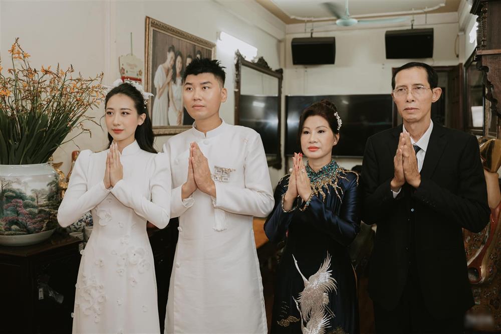 Nữ chính Người Ấy Là Ai làm đám hỏi cùng đạo diễn nổi tiếng-5