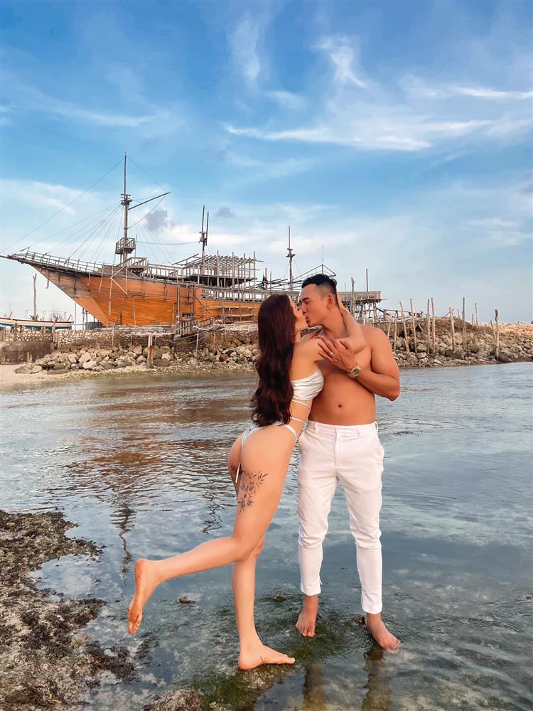 Phương Trinh Jolie mặc bikini dẹo với chồng bị chê ô nhiễm nghệ sĩ-2