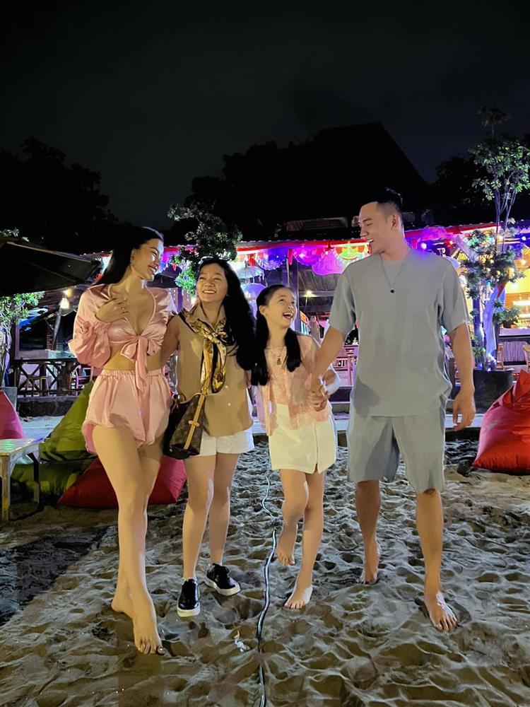 Phương Trinh Jolie mặc bikini dẹo với chồng bị chê ô nhiễm nghệ sĩ-8