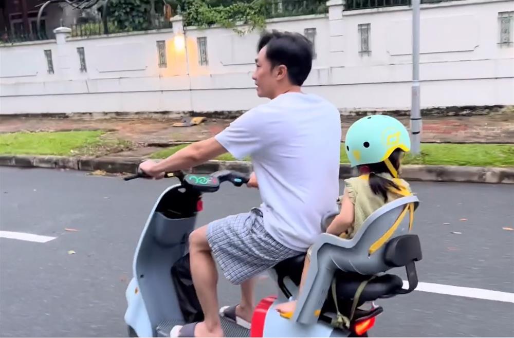 Cường Đô La chở trà xanh dạo phố, bị nhắc vi phạm giao thông-2