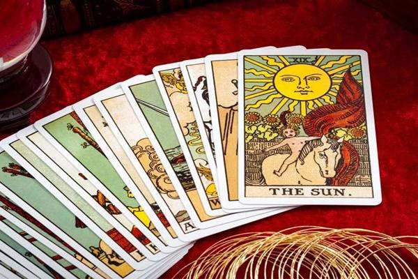 Bói bài Tarot hàng ngày - thứ Năm 1/9/2022: Khai phá từ bàn tay trắng-1