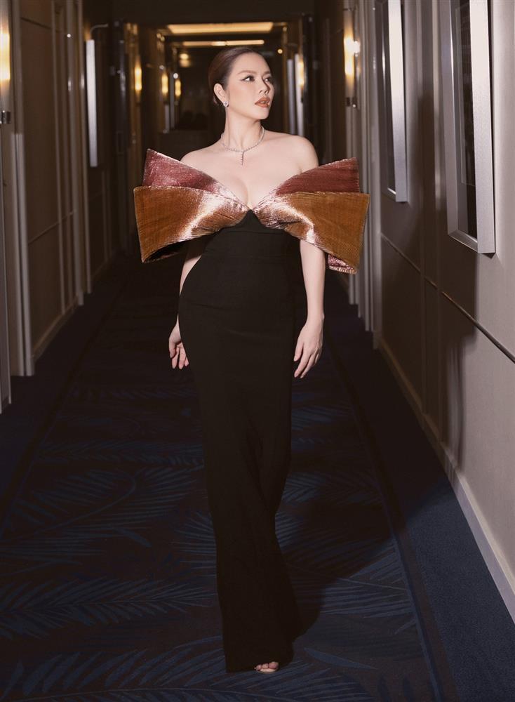 Ngọc Châu mặc lại váy hụt của Lý Nhã Kỳ ở LHP Cannes 2022-5