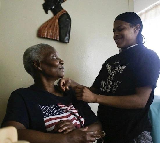 Quán quân Thần tượng âm nhạc Mỹ cầu cứu-2