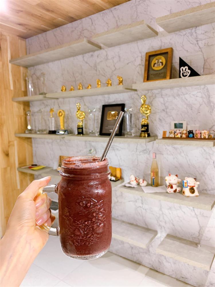 Biệt thự hoành tráng xanh mướt của ông hoàng nhạc sầu Mr.Siro-16