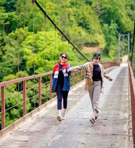 Ngoại hình cao lớn vượt mẹ của con gái 12 tuổi nhà MC Diệp Chi-4