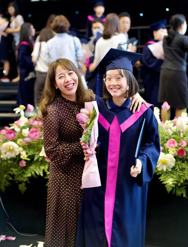 Con gái 11 tuổi cao lớn vượt mẹ, học cực giỏi của MC Diệp Chi-5