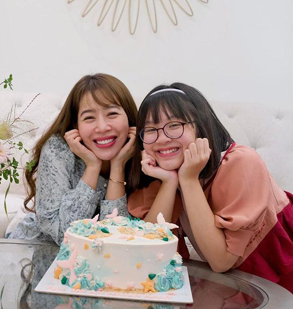 Ngỡ ngàng ngoại hình cao lớn con gái 11 tuổi của MC Diệp Chi-1