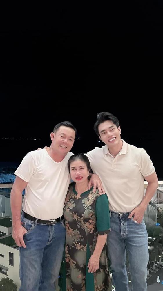 Lê Dương Bảo Lâm bị thắc mắc không quan tâm gia đình vợ-1