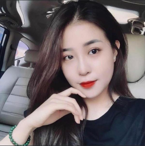 Cầu thủ nổi tiếng công khai người yêu, nhan sắc gây bất ngờ-6