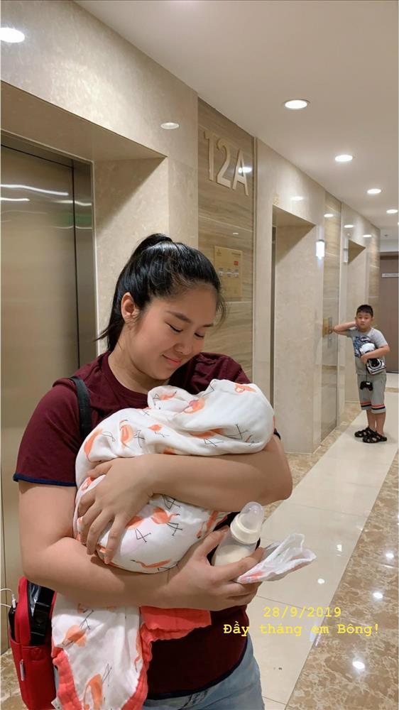 Gia đình Lê Phương mặc đồ đôi, tự đào lại ảnh phát tướng khi sinh con-7