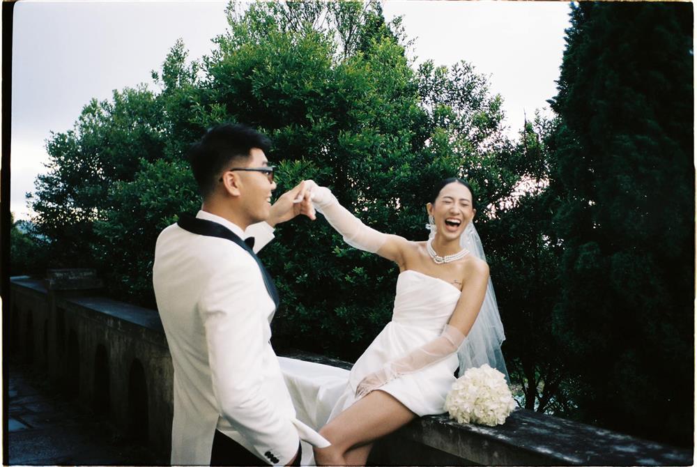 Hot girl Người Ấy Là Ai xả ảnh cưới nóng bỏng bên chồng đạo diễn-4