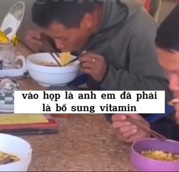 Có tài sản bạc tỷ, ngỡ ngàng ảnh bữa cơm của Quang Linh Vlog-7
