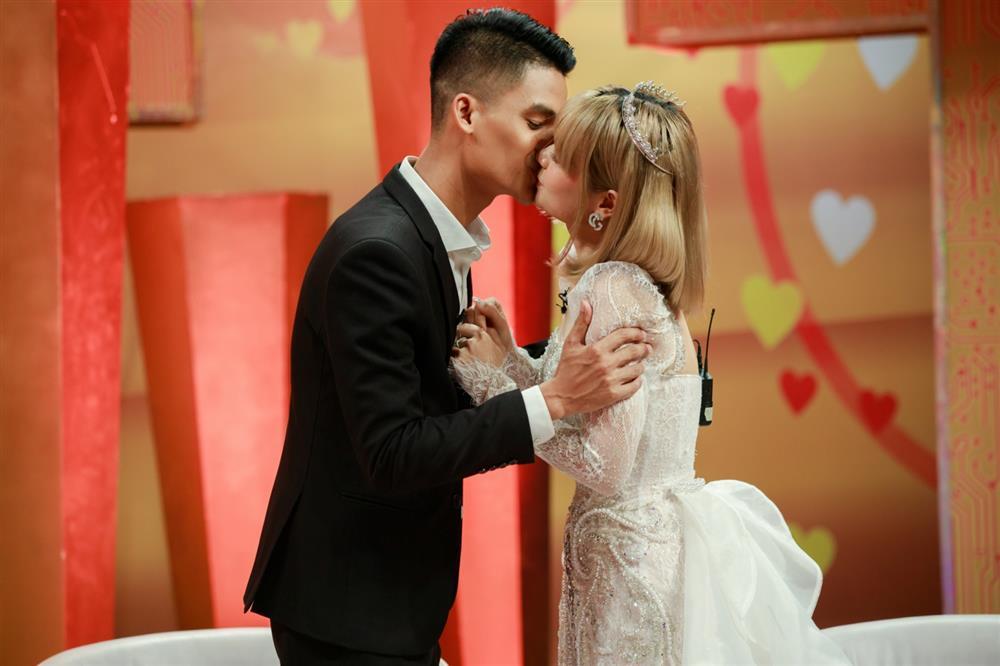 Vợ Mạc Văn Khoa than phiền chồng quá hiền, không biết ghen-8