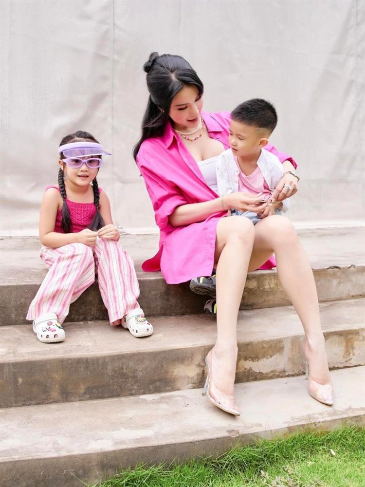 Sao Việt lên đồ 2/9: Hiền Thục hack tuổi - Đỗ Mỹ Linh sặc mùi tiền-3