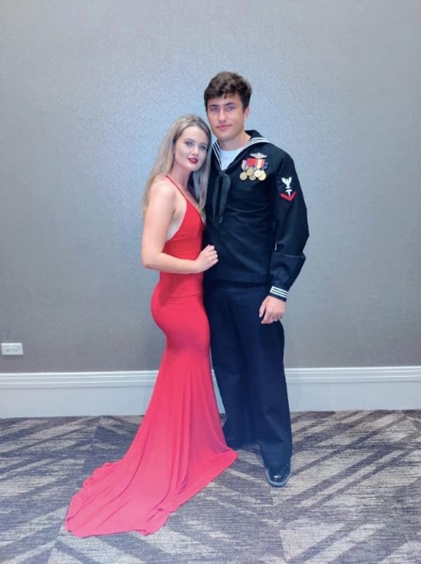 Cô gái 19 tuổi bay hơn 11 nghìn km đến gặp bạn trai quen qua mạng-4