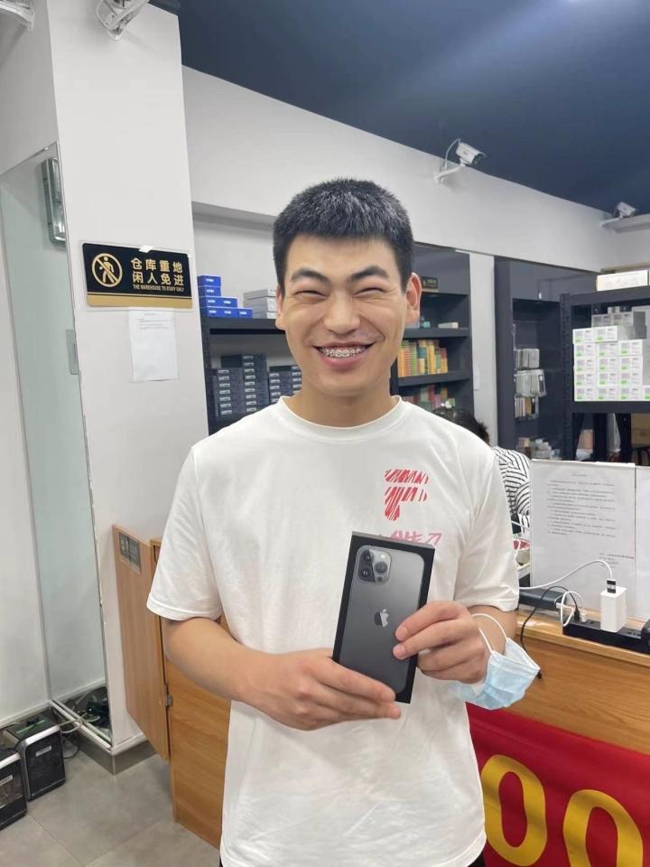 Em trai mặc váy hóa thiên thần trong ngày cưới chị vì lý do xúc động-3