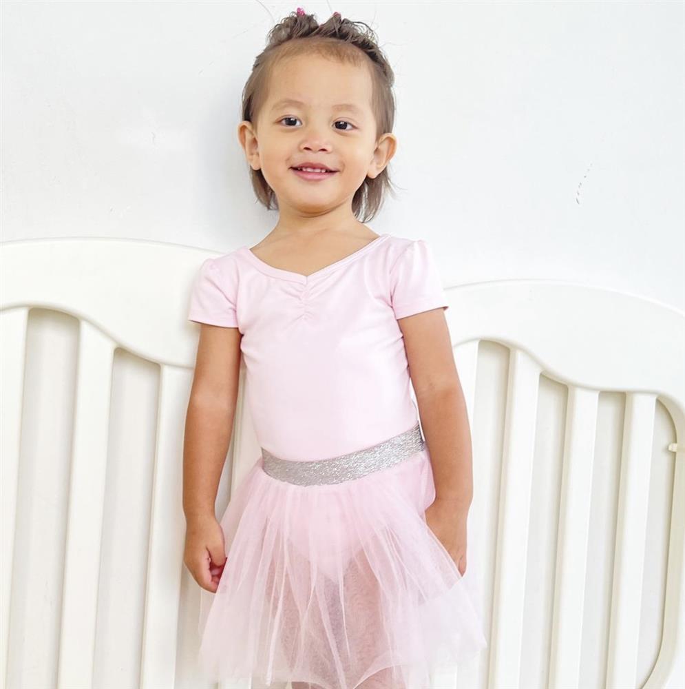 Vừa tính khóa Instagram, Hà Hồ tung ngay ảnh con gái lột xác-5